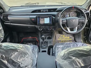 Toyota Hilux SR5 4x4 2018 Green