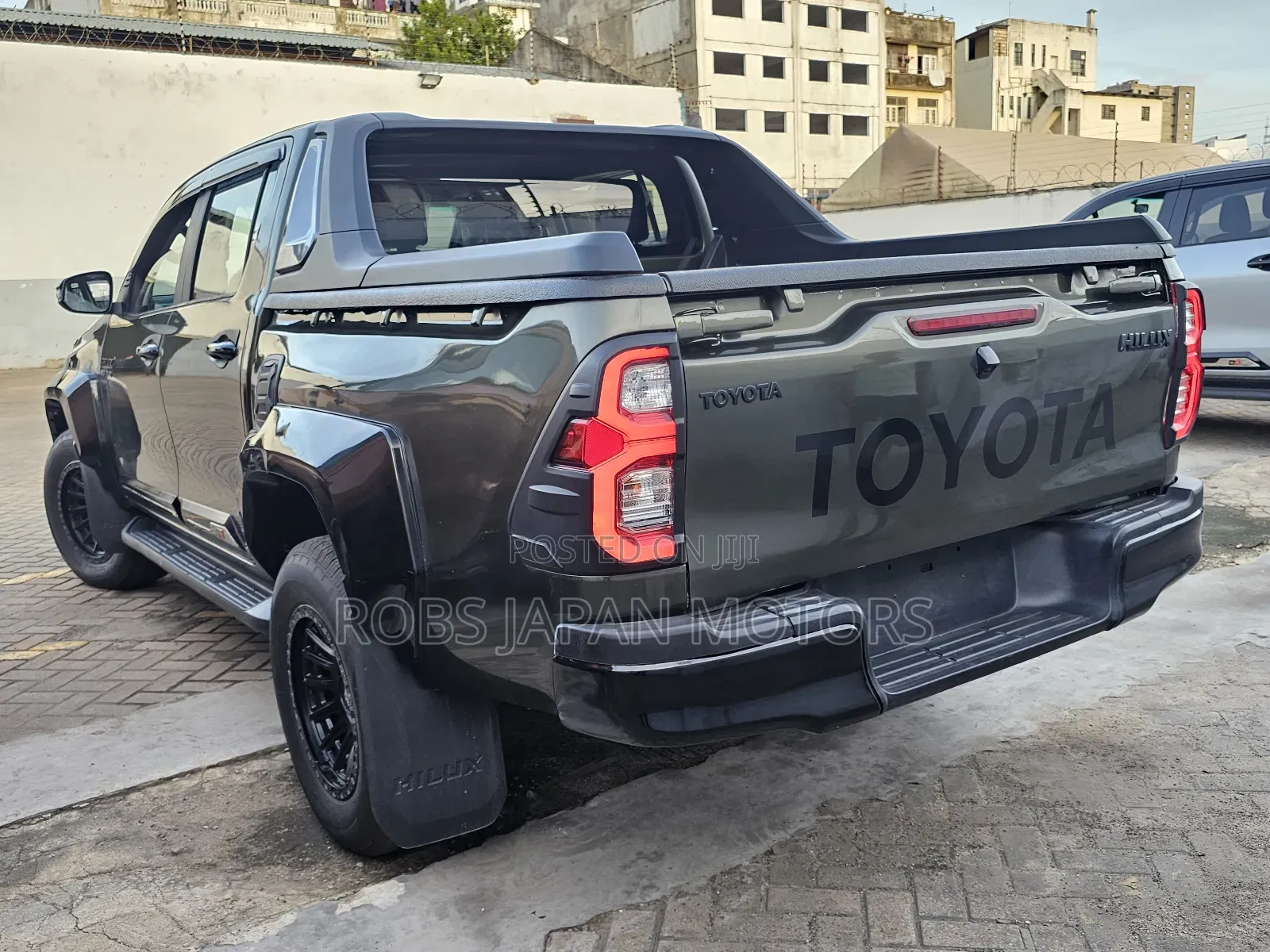 Toyota Hilux SR5 4x4 2018 Green