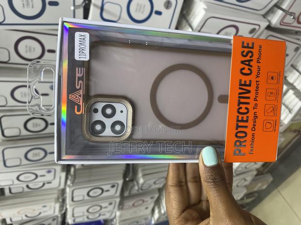 Anuck for iPhone 11 Pro Max Translusent Brown Magsafe Case - main view