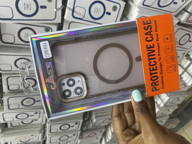 Anuck for iPhone 11 Pro Max Translusent Brown Magsafe Case - thumbnail 2