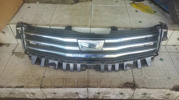 Noah 2010 Front Grill - thumbnail 5