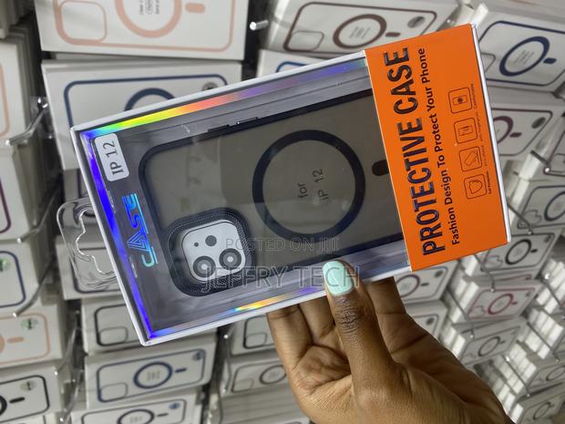 Jetech iPhone 12 Translusent Mate Black Magsafe Case - thumbnail 3