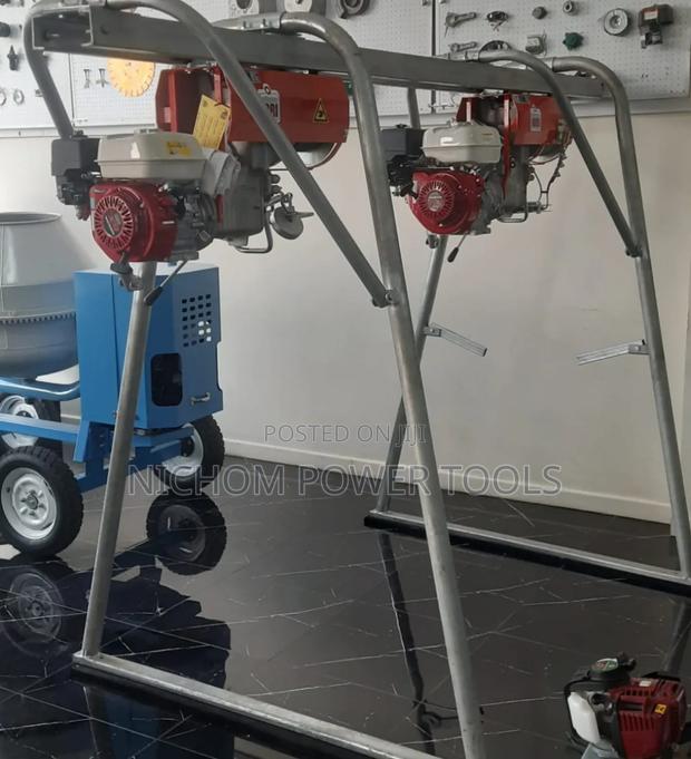 Concrete Hoist/Crane 1tonne Complete With Gantry and Bucket