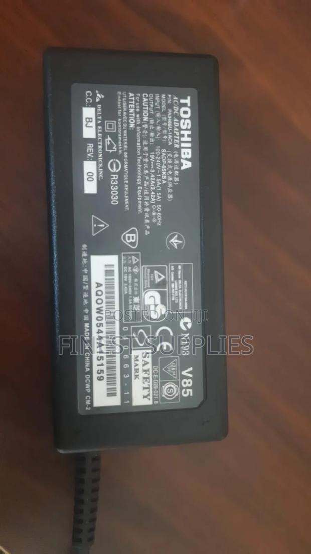Toshiba Charger - main view
