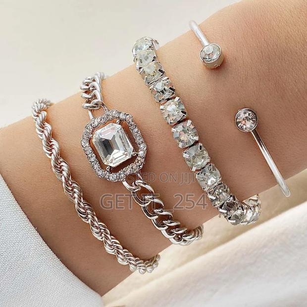 *4 In 1 Bracelet Set*Non TarnishHypoallergenic