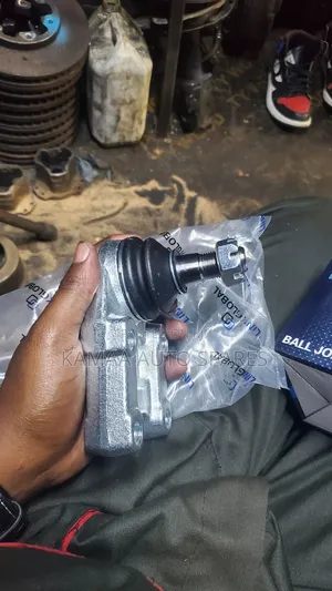 Ball Joints Nissan Caravan