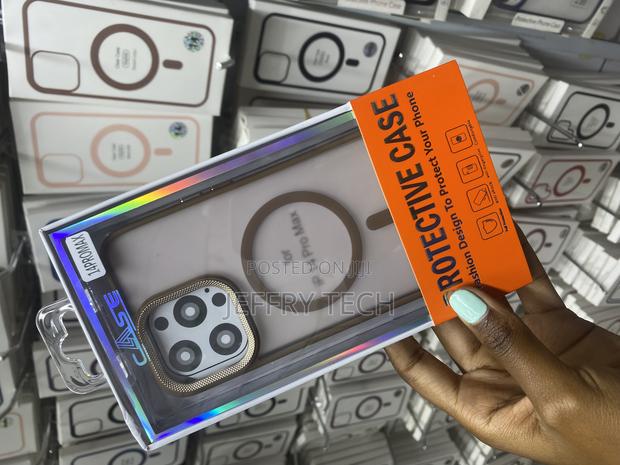 Capraro iPhone 14 Pro Max Magsafe Translucent Browncase - thumbnail 3