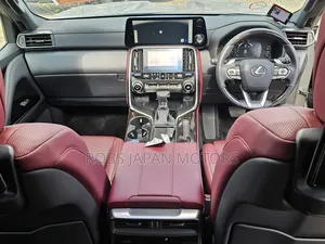Lexus LX 2024 Gold
