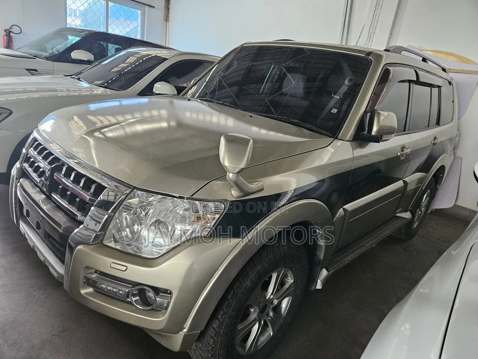 Mitsubishi Pajero 2017 Brown