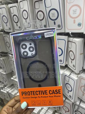 Gyizho iPhone 13 Pro Max Magsafe Translucent Black Case - thumbnail 2