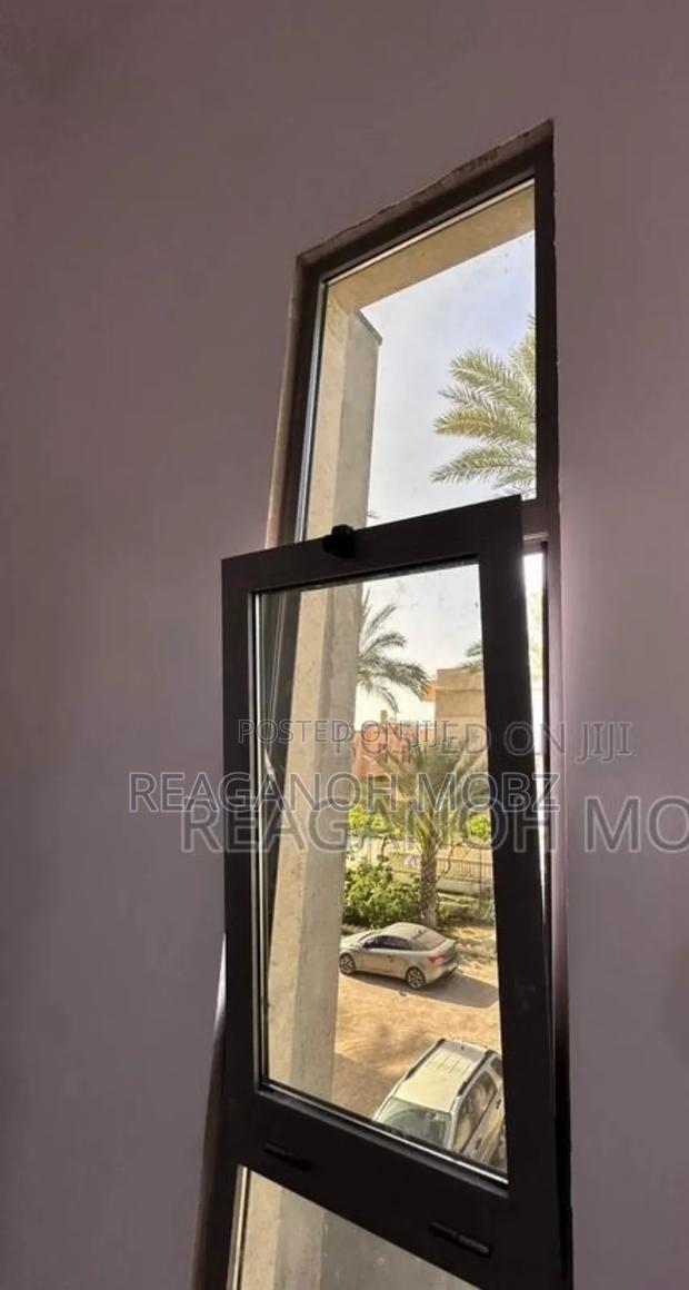 Aluminium and Glass - thumbnail 11