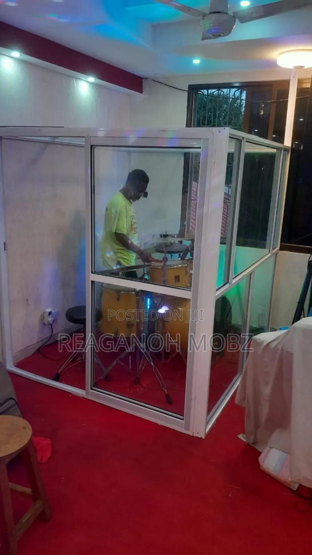 Aluminium and Glass - thumbnail 16