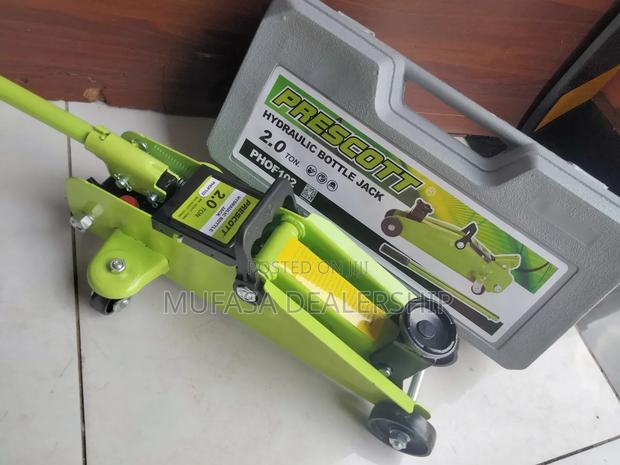 Portable Bottle Jack - thumbnail 2