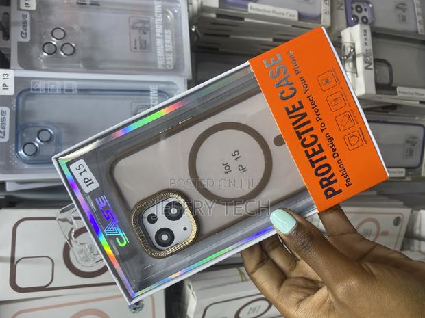 Hython iPhone 15 Translucent Mate Brown Magsafe Case - main view