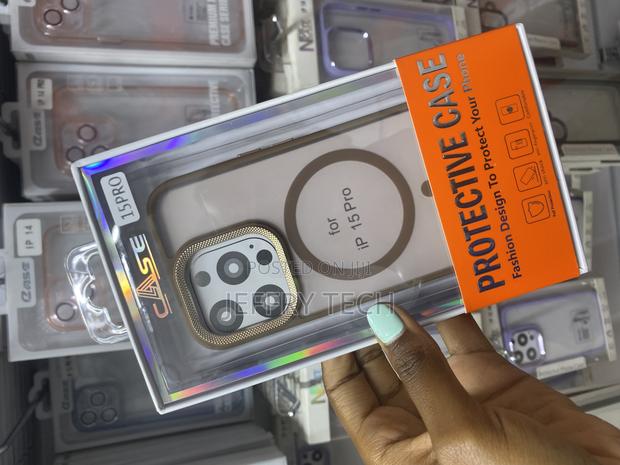 Tocol iPhone 15 Pro Magsafe Translucent Mate Brown Case - thumbnail 2