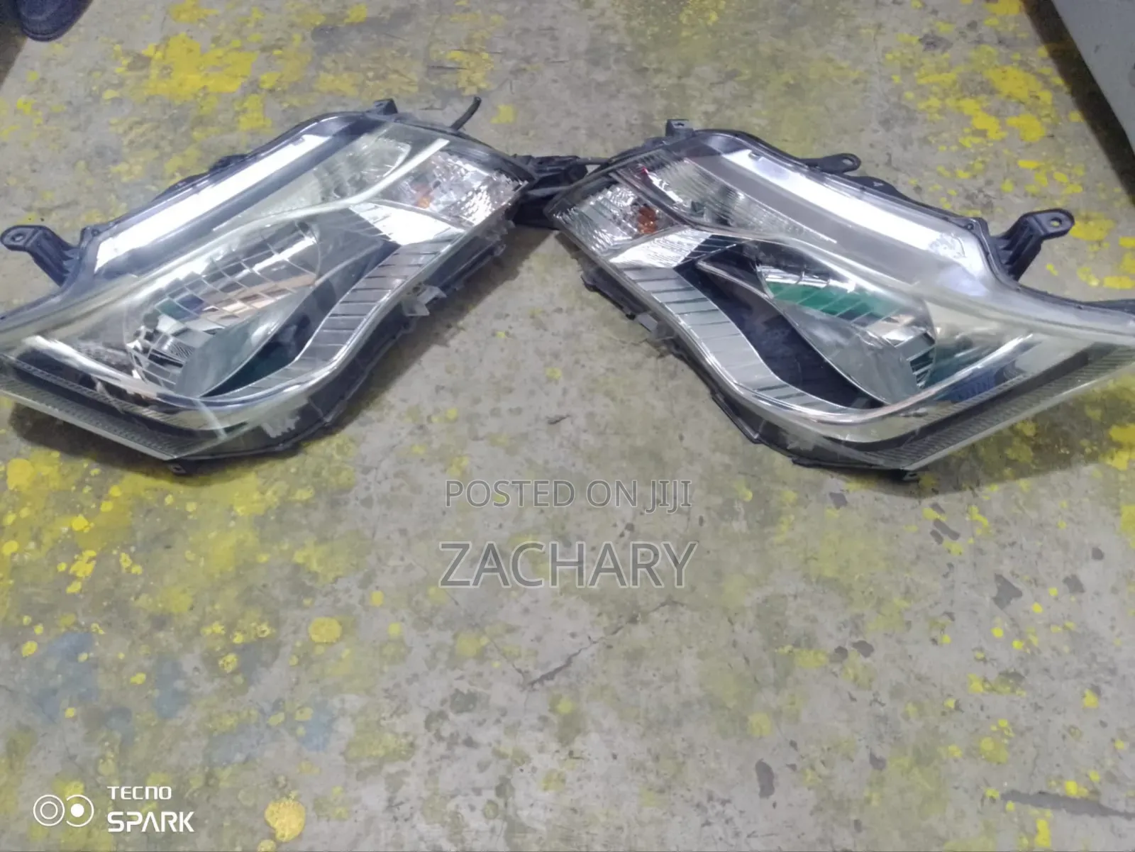 Axio 161 Headlights Non Xenon