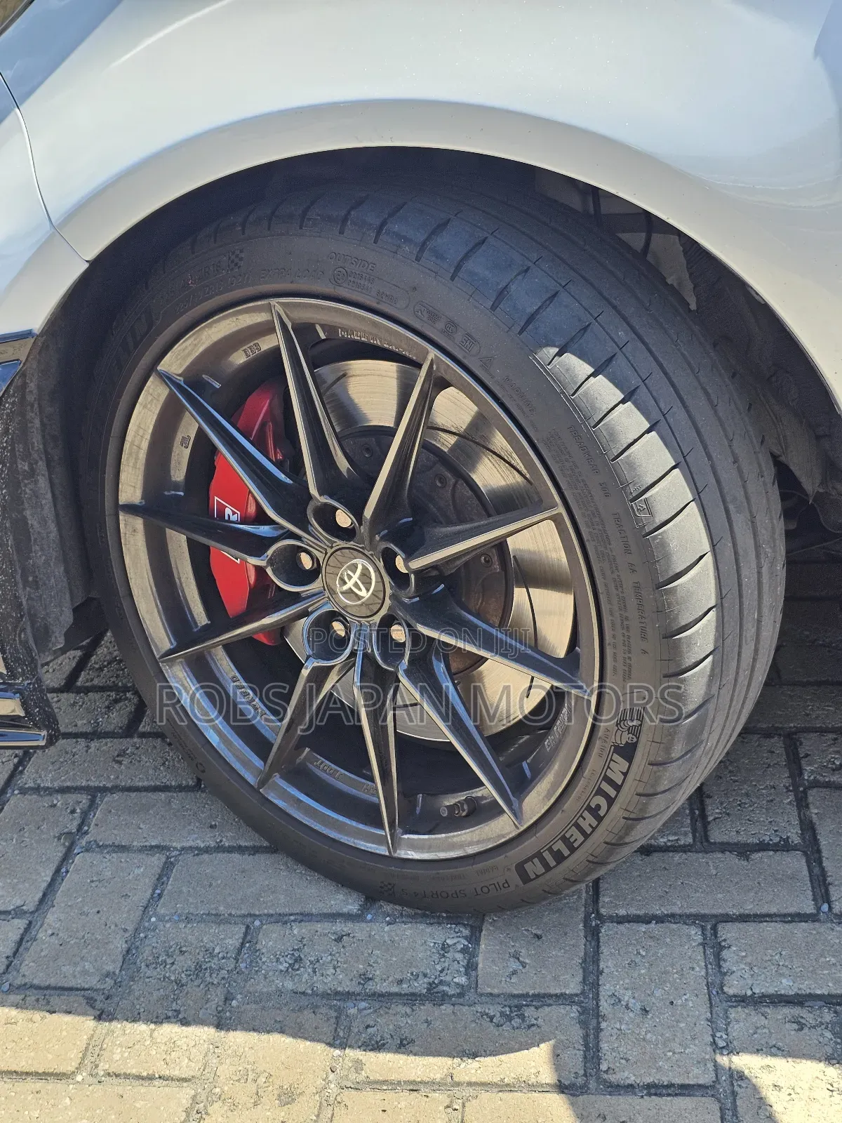 Toyota Yaris 2021 Pearl