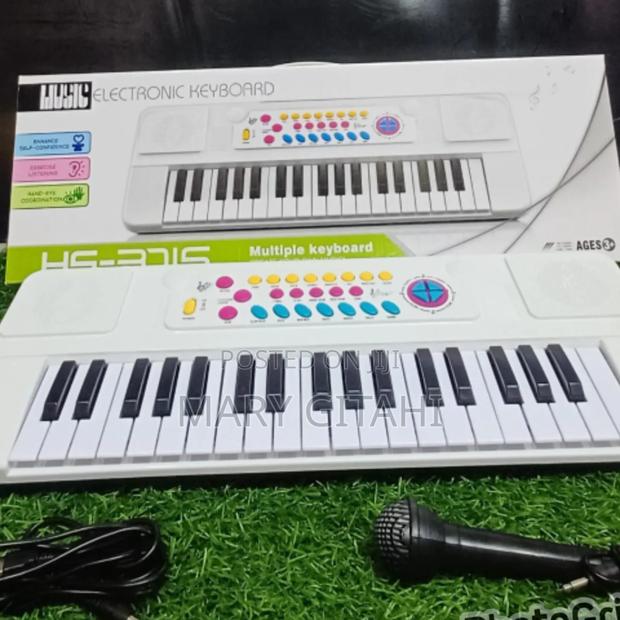 White *37 Keys Piano * - main view