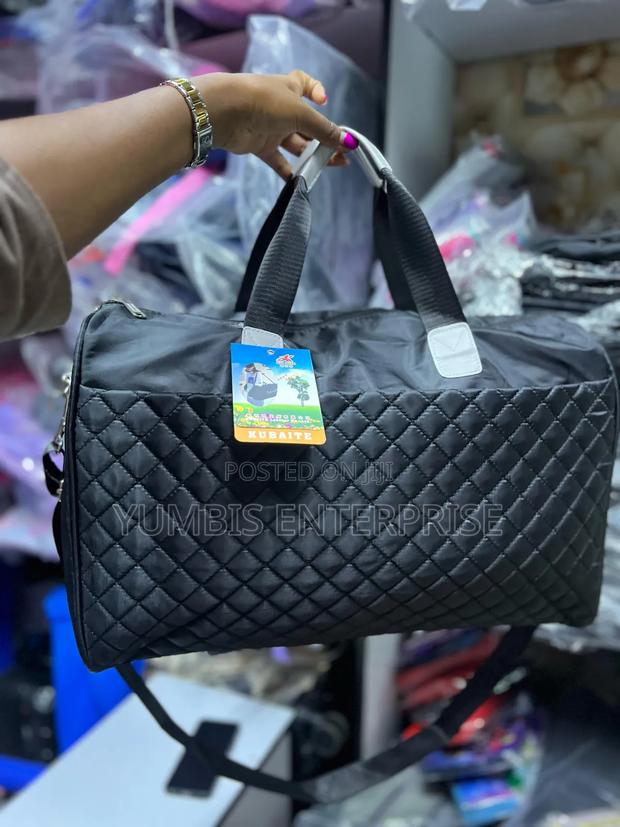 Black  Quilted Duffle Medium Size 1400 - thumbnail 2