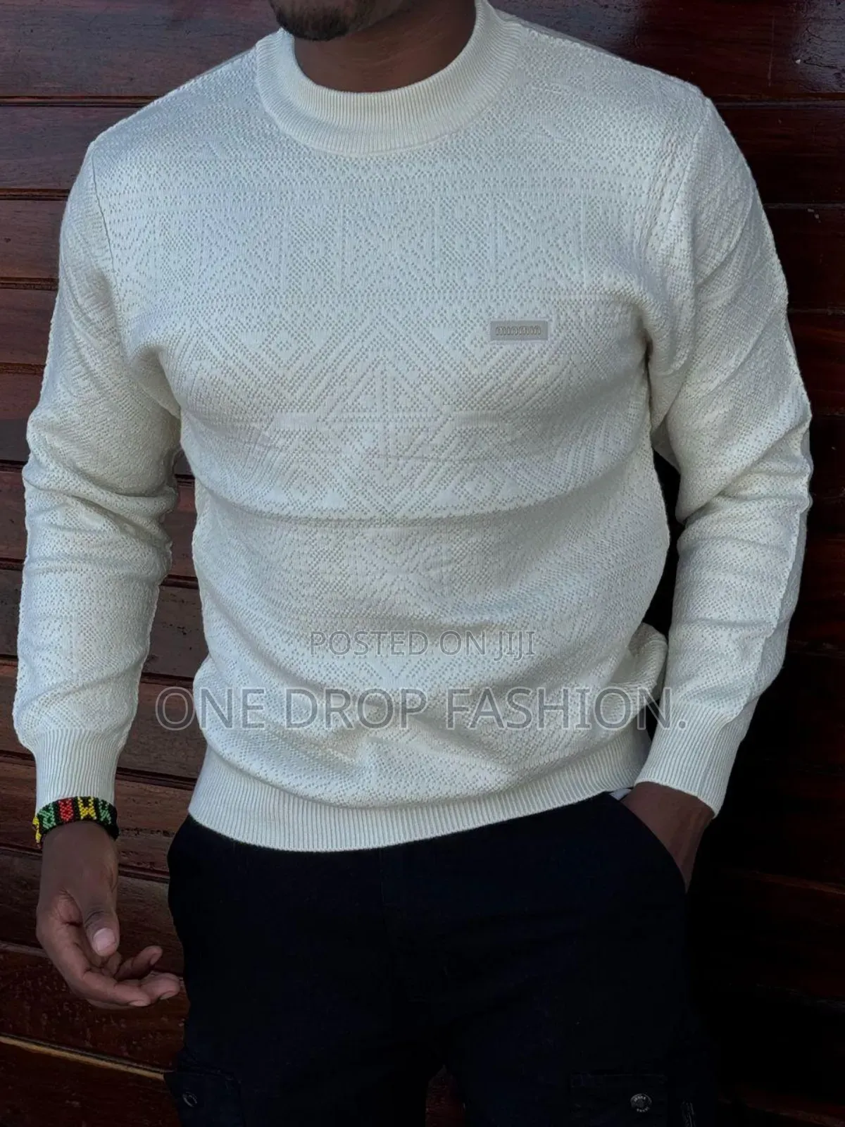 Creame/Black Sweaters