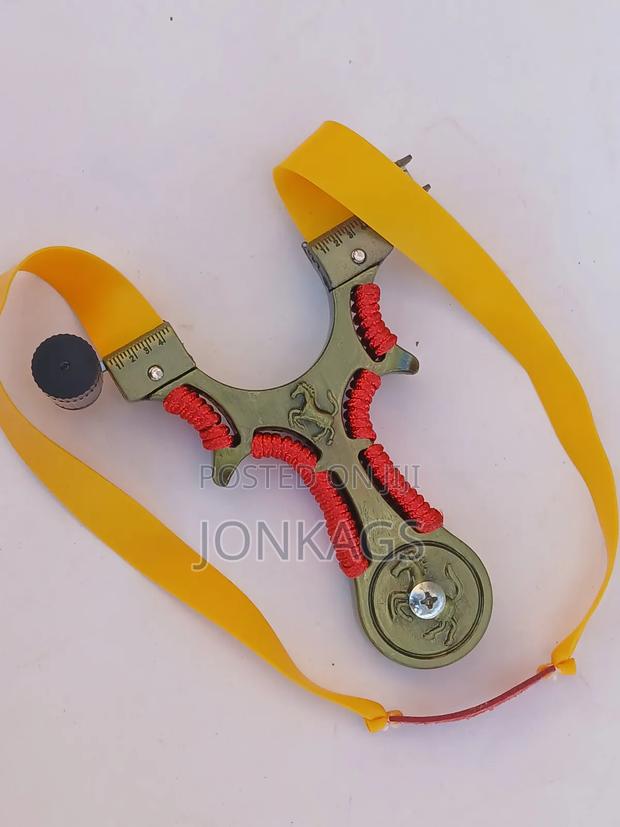 U-Shaped Slingshot With Shooting Assistance Laser - thumbnail 5