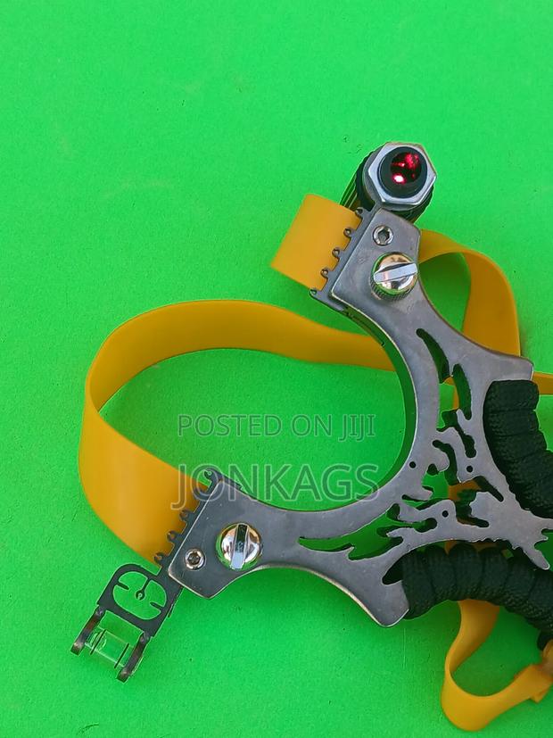 Stainless U-Shaped Slingshot With Laser - thumbnail 5