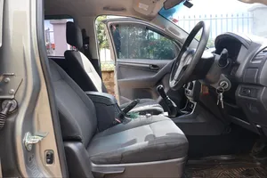 Isuzu D-MAX 2022 Silver