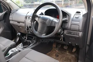 Isuzu D-MAX 2022 Silver
