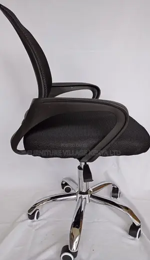 Office Chair: Executive Staff Simple Medium Clerical Chair