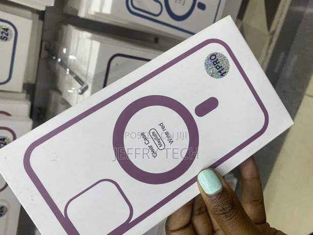 Loxxo iPhone 11 Pro Clear Magsafe Case (Wine Red) - thumbnail 2