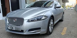 Jaguar XF Premium 4dr Sedan (2.0L 4cyl Turbo 8A) 2015 Silver