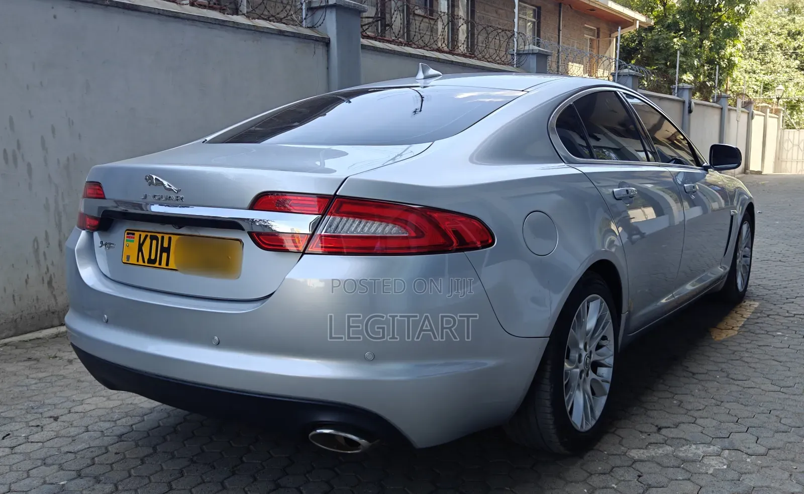Jaguar XF Premium 4dr Sedan (2.0L 4cyl Turbo 8A) 2015 Silver