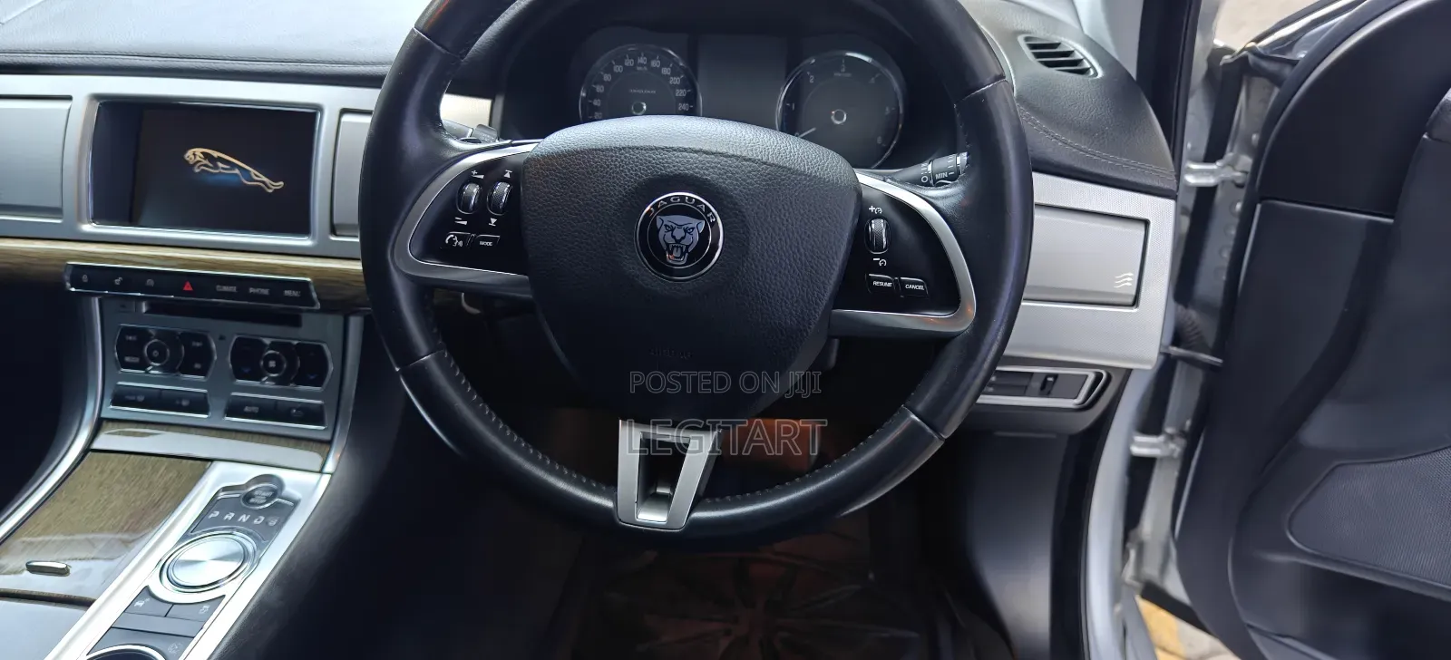 Jaguar XF Premium 4dr Sedan (2.0L 4cyl Turbo 8A) 2015 Silver