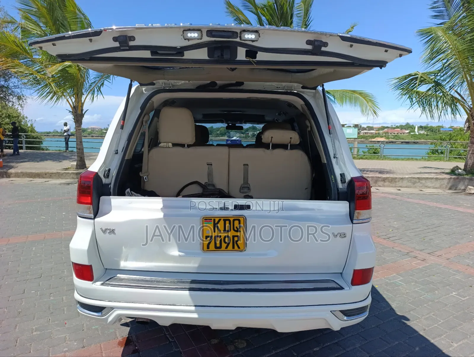 Toyota Land Cruiser 2018 White
