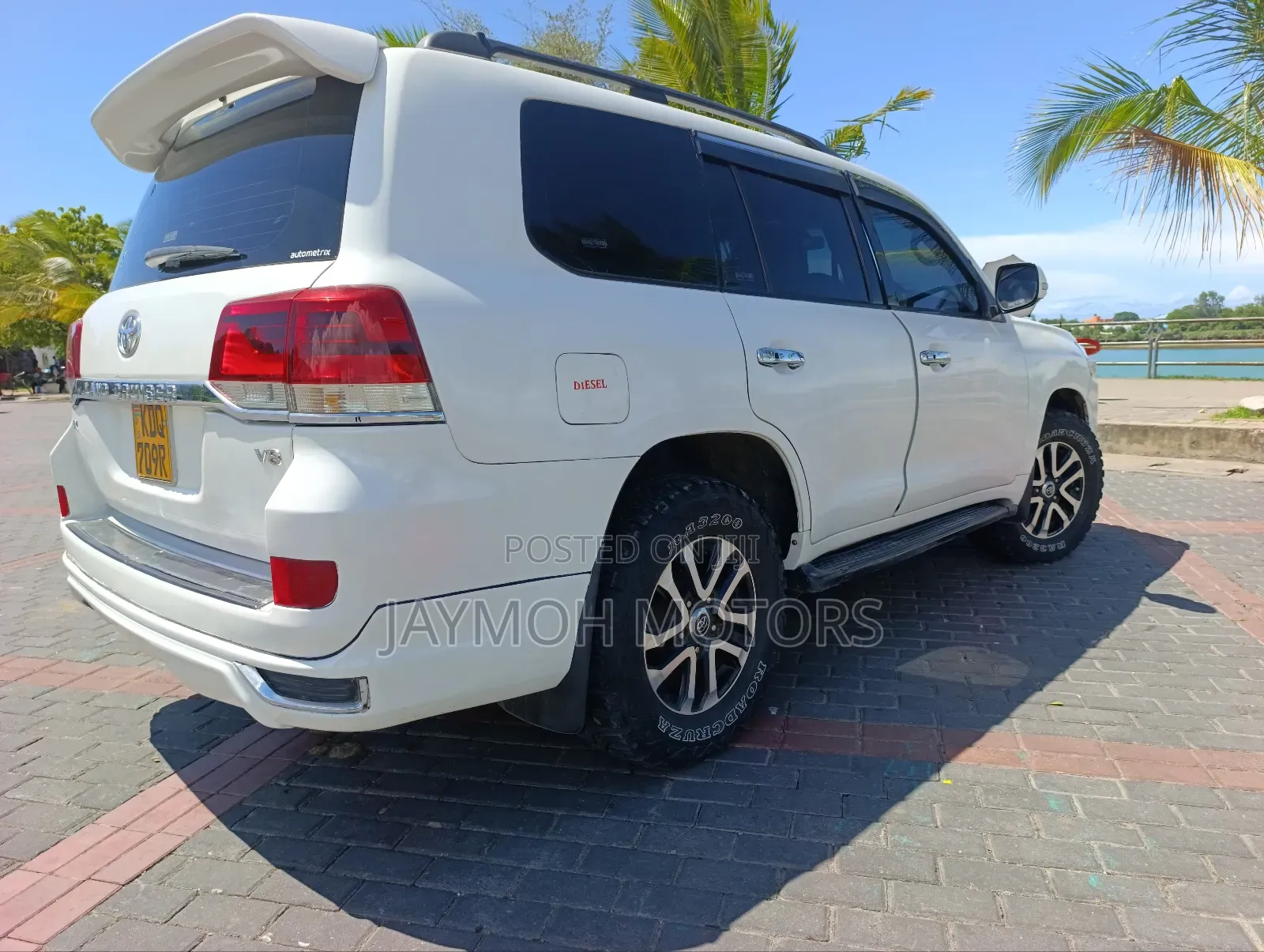 Toyota Land Cruiser 2018 White