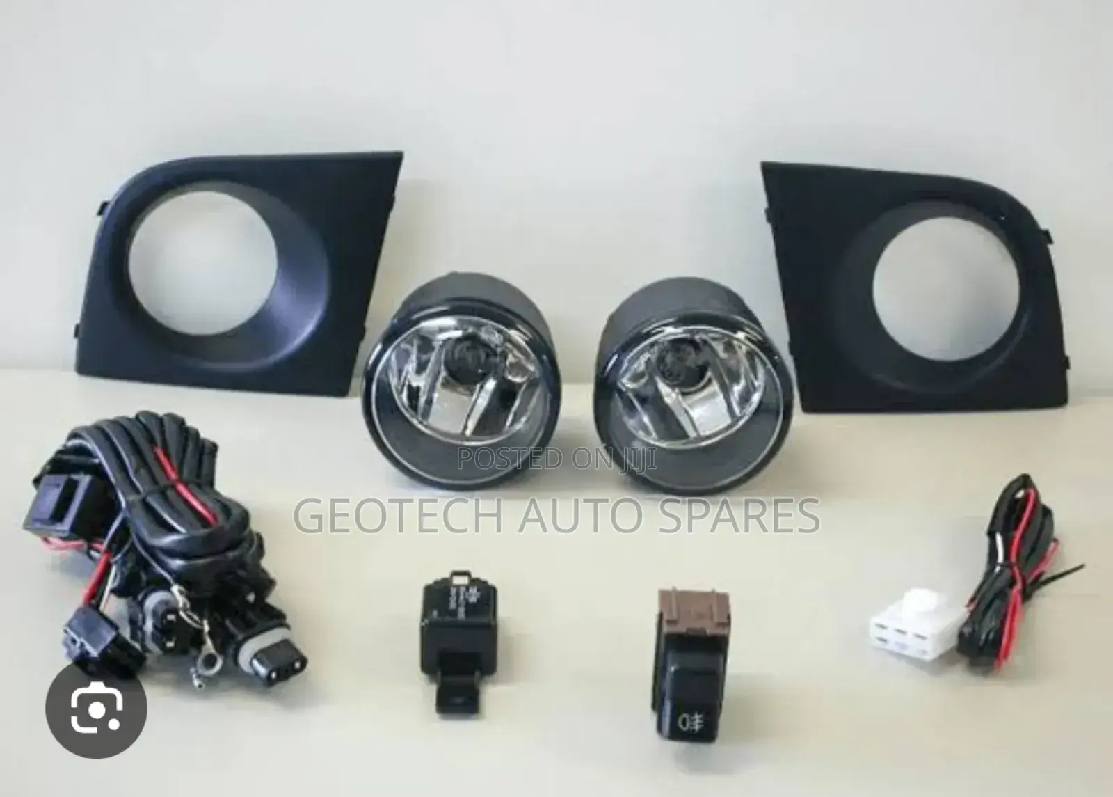 Nissan Tiida Foglights