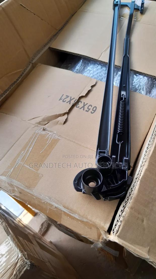 Toyota Vitz Wiper Arm  - main view