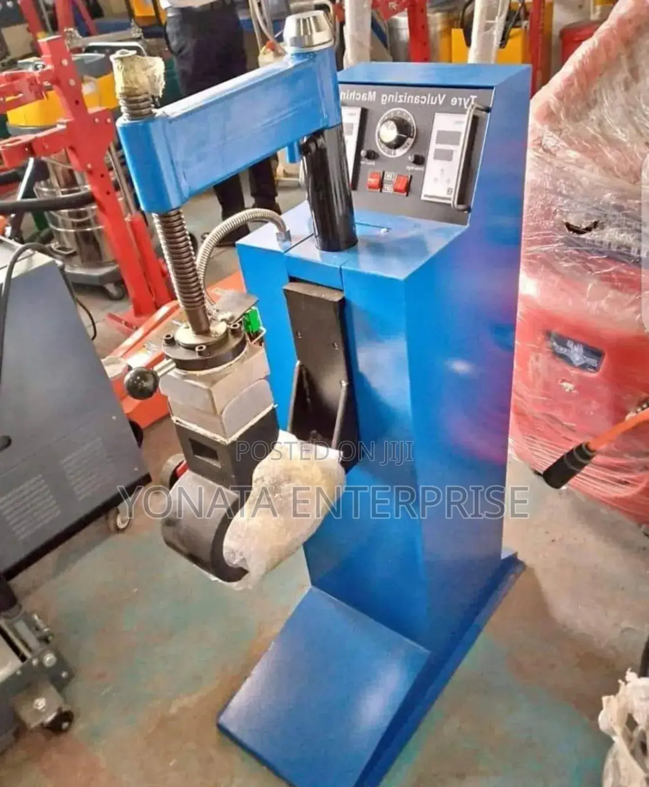 Heavy Duty Tyre Vulcanizing Machine