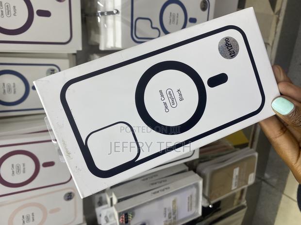 Supfine iPhone 12/12 Pro Magsafe, Translucent Black Case - thumbnail 2