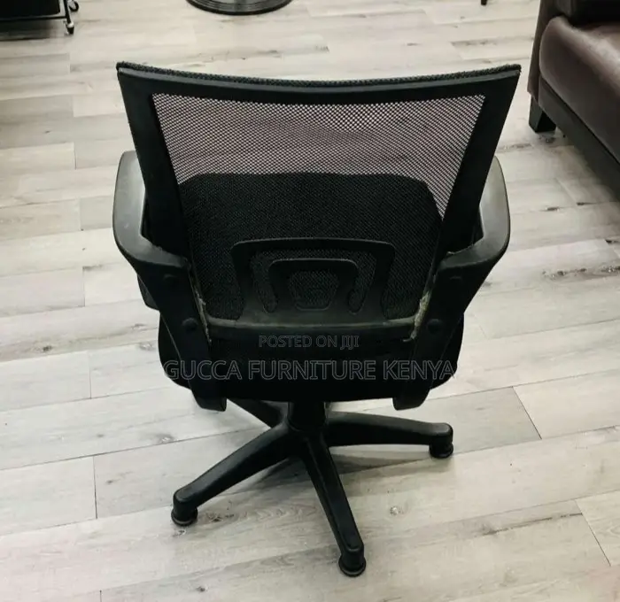 Office Chair: Medium Comfort-Fit Work Clerical Office Chair