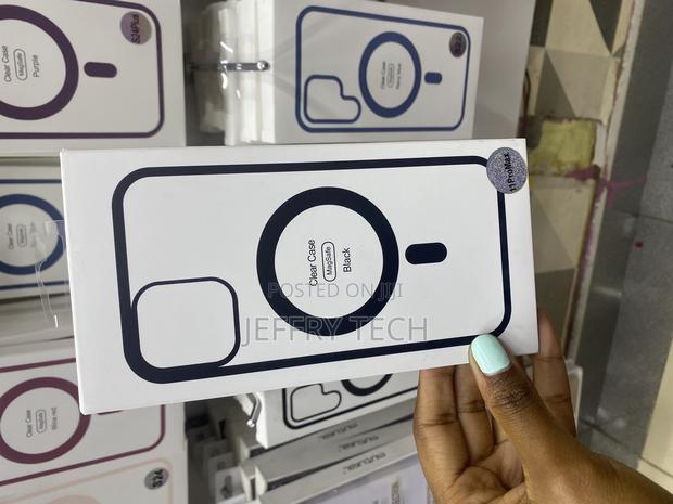 Yriklso iPhone 11 Pro Max Magsafe Transparent Case -Black - main view