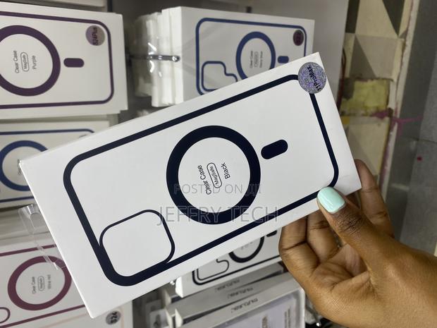 Yriklso iPhone 11 Pro Max Magsafe Transparent Case -Black - thumbnail 2