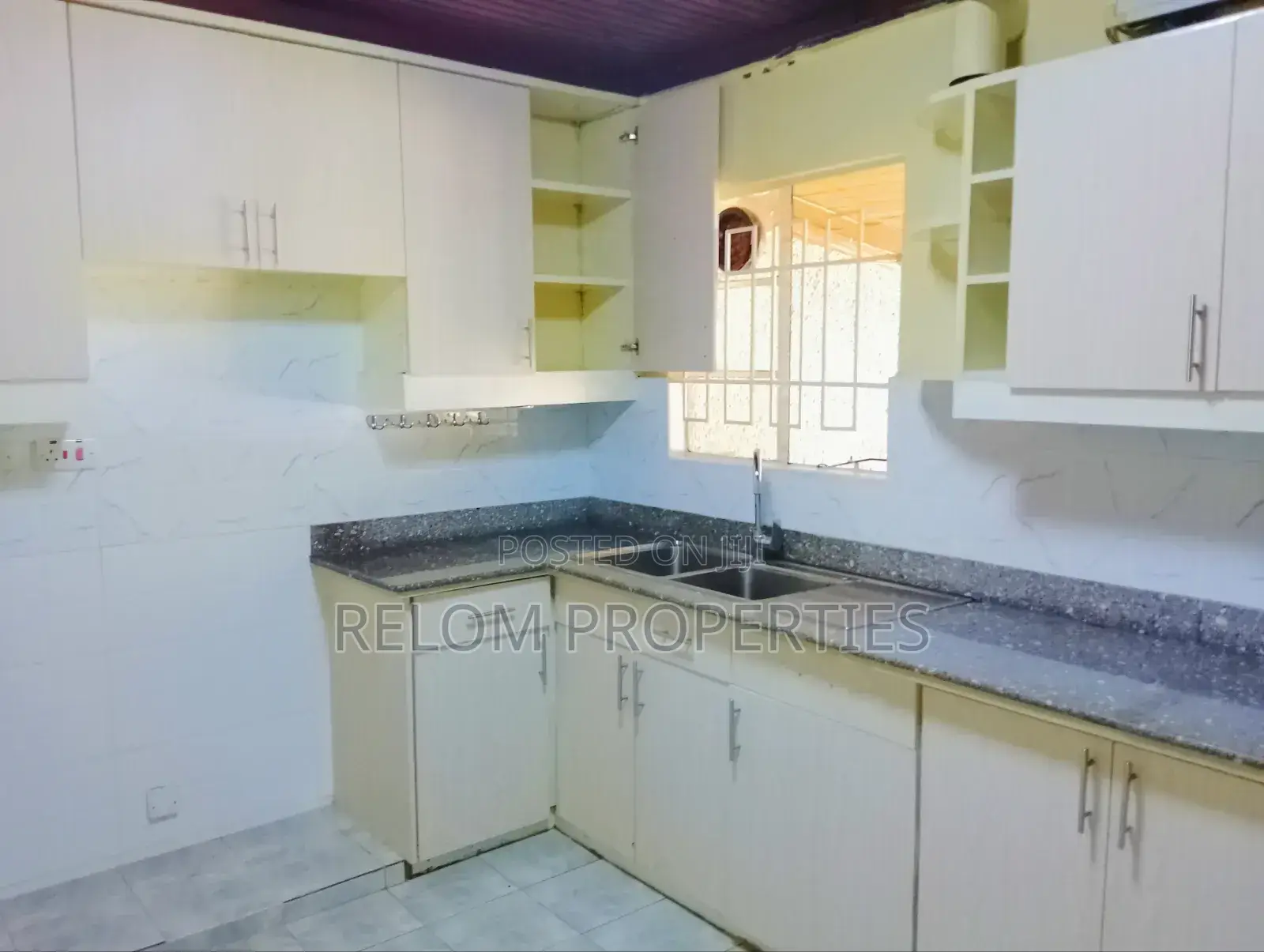3bdrm Bungalow in Karen for rent