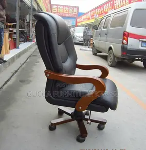 Office Chair:Luxury Fashion Swivel Executive Room Chair