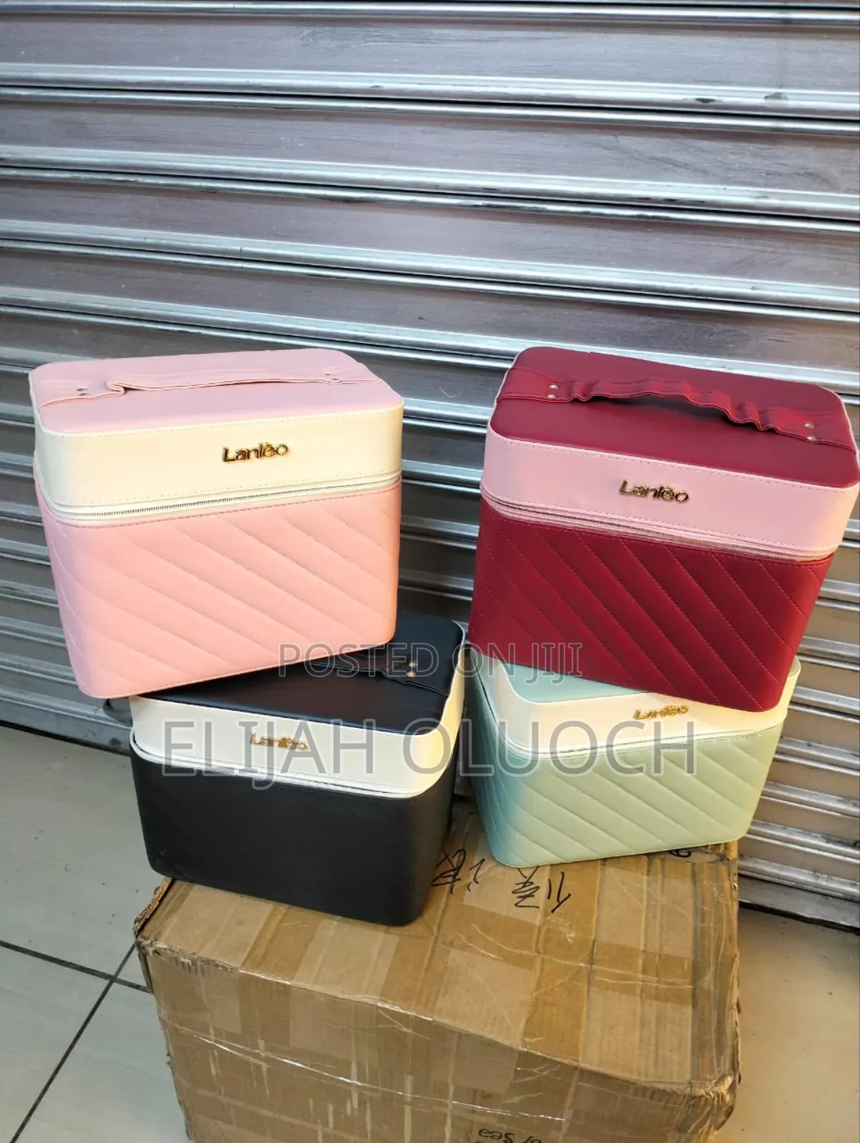 2 Tier Make Up Box/Organizer