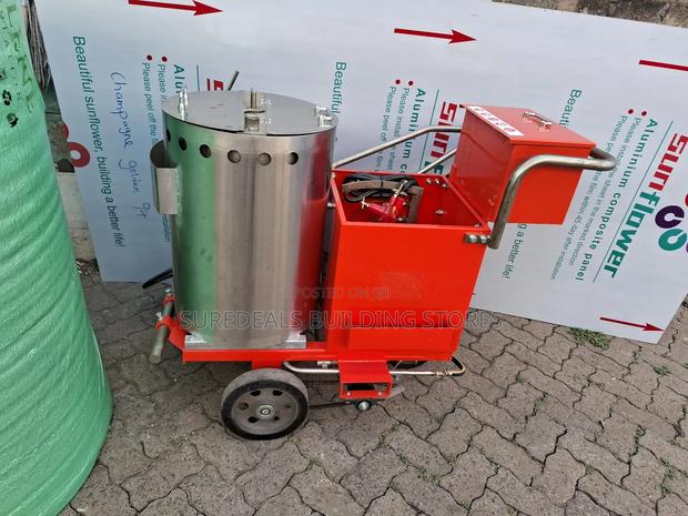 Thermoplastic Road Marking Machine. - thumbnail 2