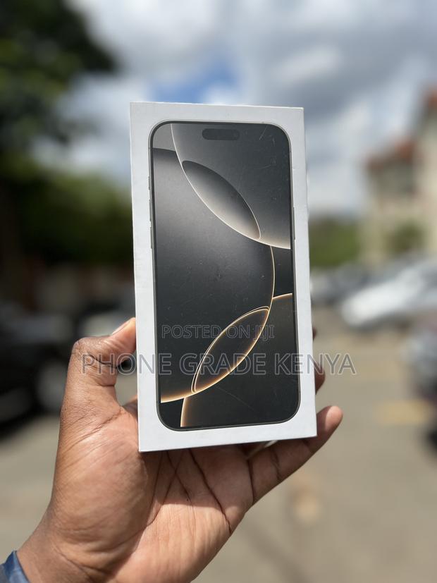 New Apple iPhone 16 Pro Max 1 TB White - thumbnail 3