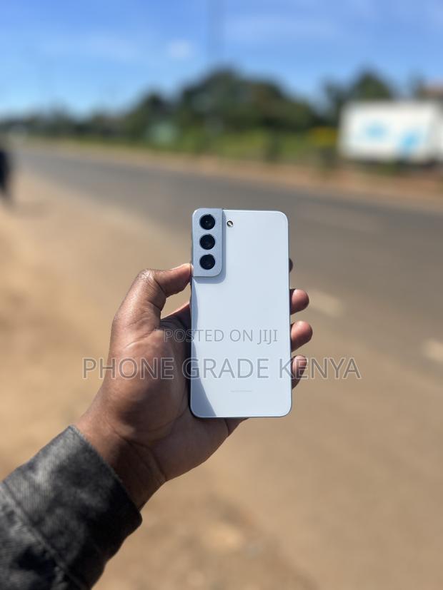 Samsung Galaxy S22 5G 128 GB White - thumbnail 3