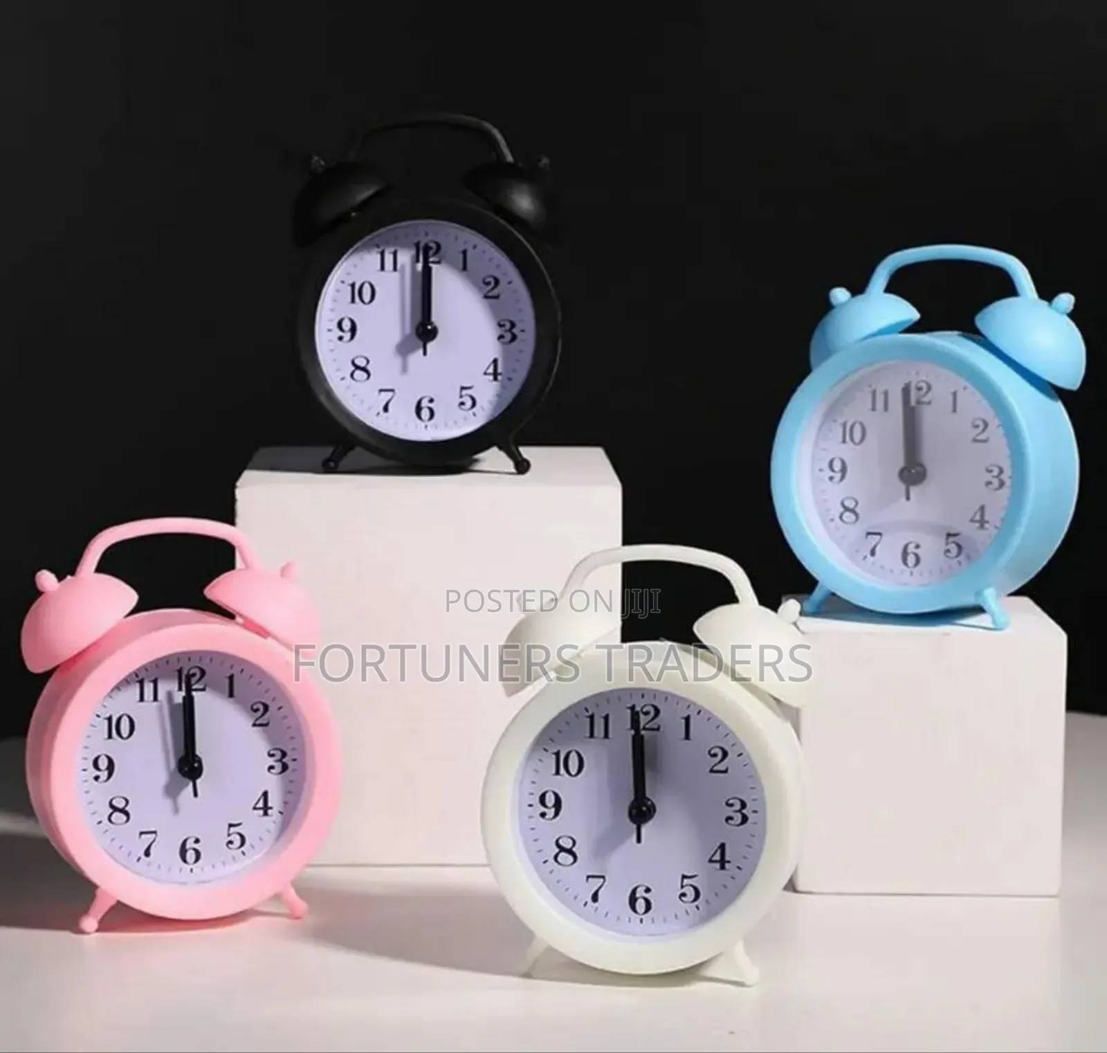 Cute Alarm With a Large Analogue Battery