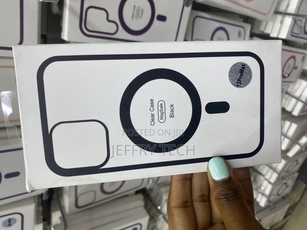 Sucgles iPhone 13 Pro Max Transparent Magsafe Caseb-Black - thumbnail 2